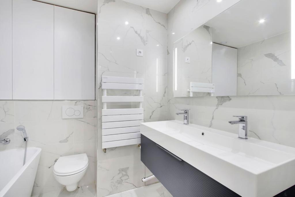 Trocadero/ Eiffel Tower - 3 Bedrooms- All New! Paris Exteriör bild